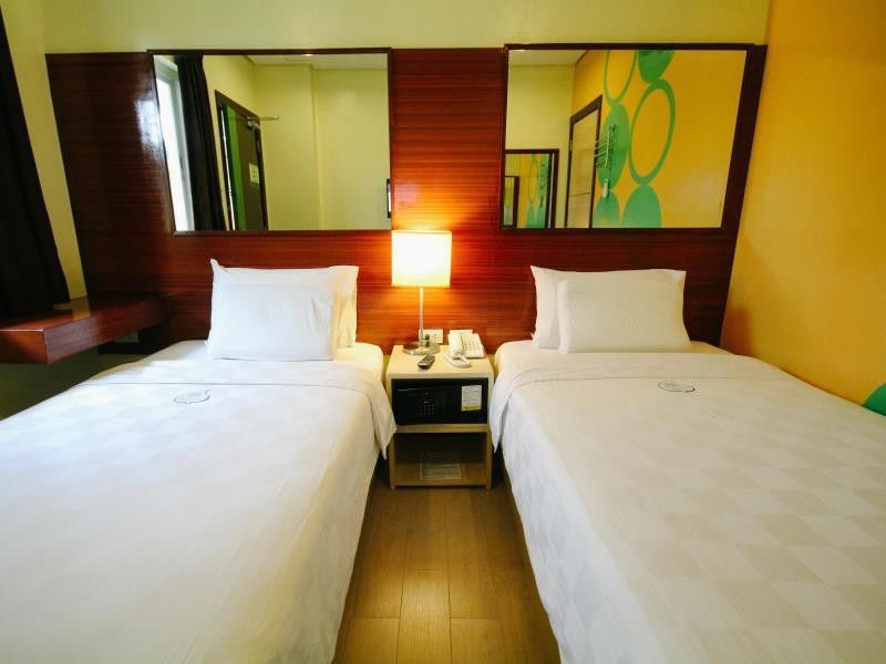 Go Hotels Τακλομπάν Εξωτερικό φωτογραφία